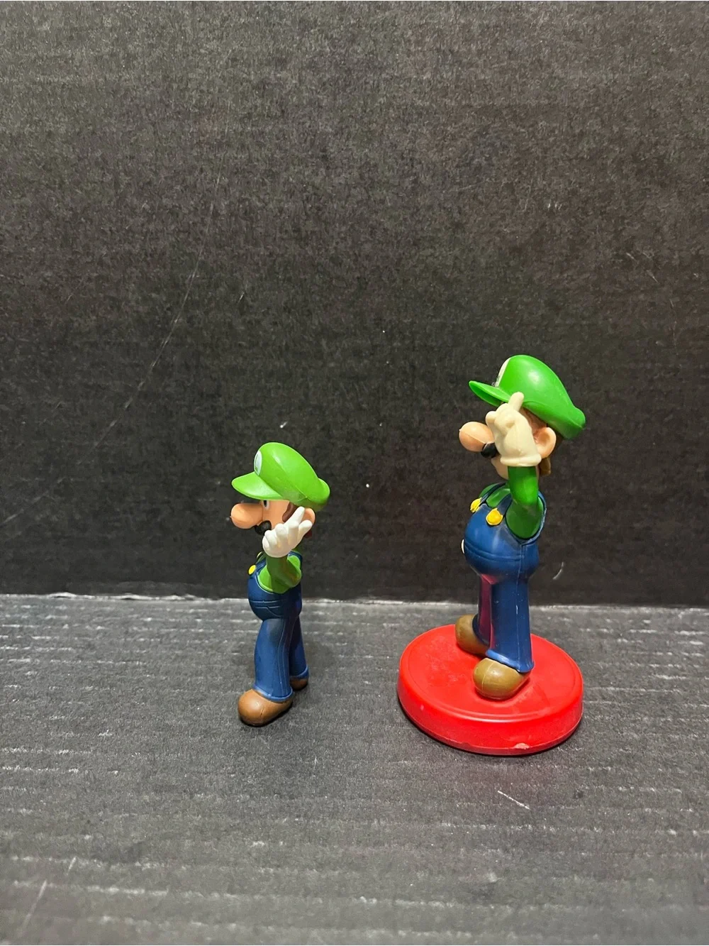 Luigi Super Smash Bros Series Amiibo figure Nintendo with bonus mini figure